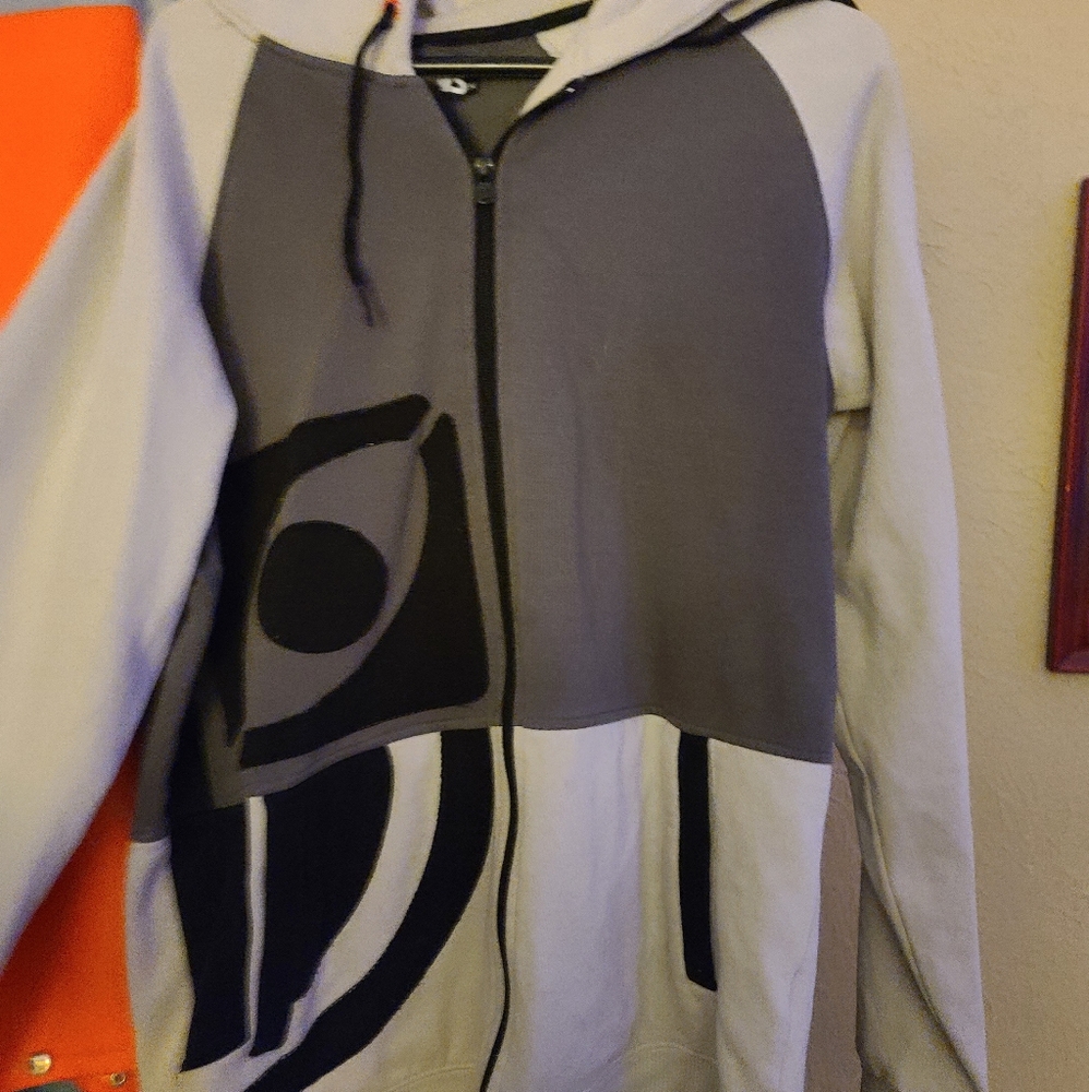 Nomi's men's hoodie mens medium